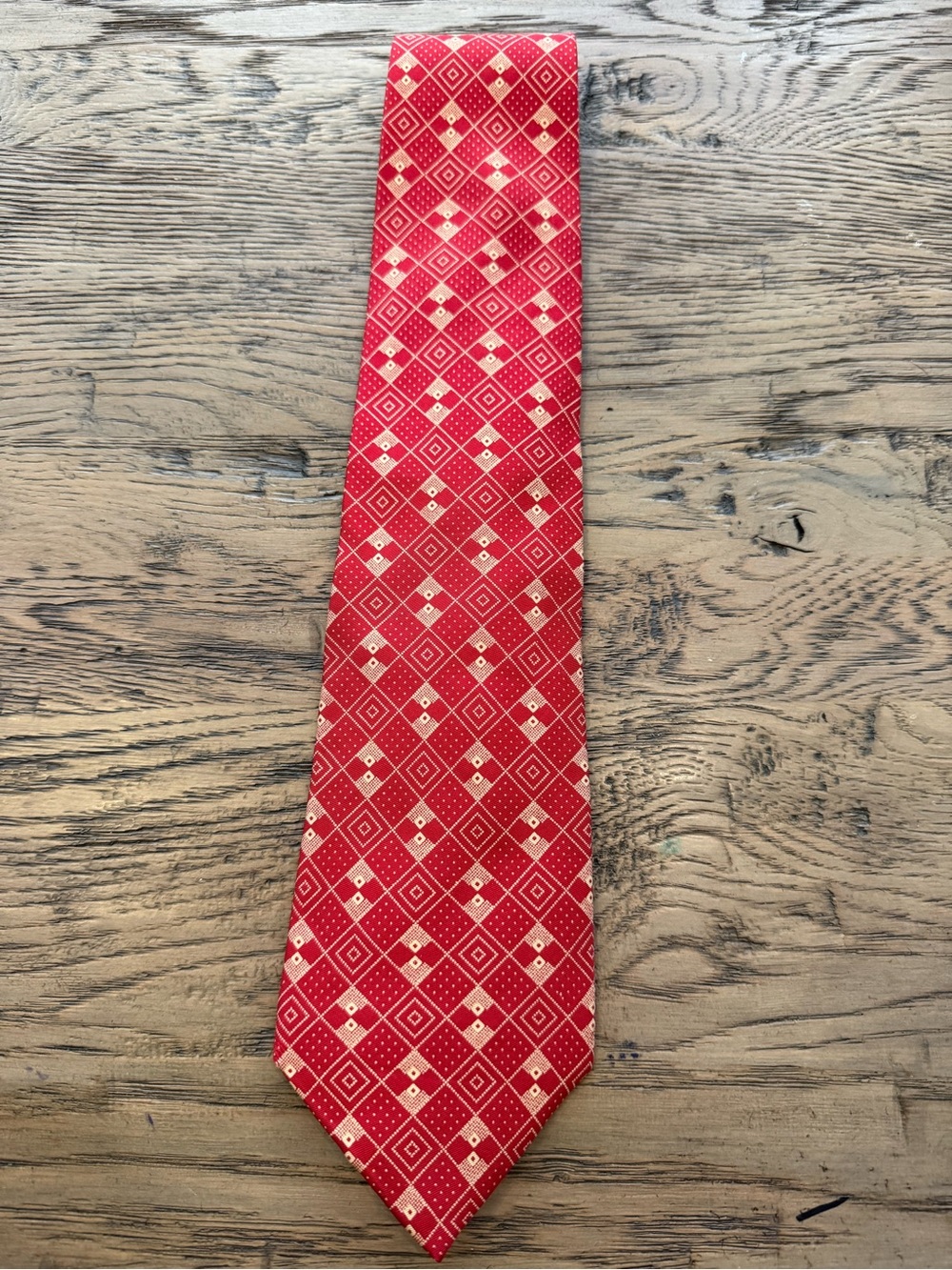 Sulka Classic Red Diamond-Pattern Men's Tie - Elegant Formal Accessory